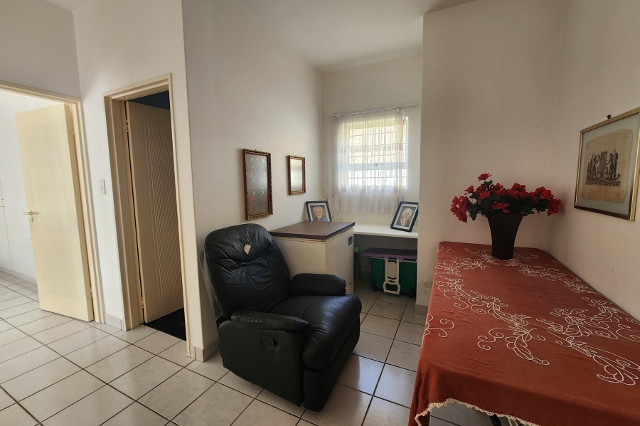 5 Bedroom Property for Sale in Wavecrest Eastern Cape